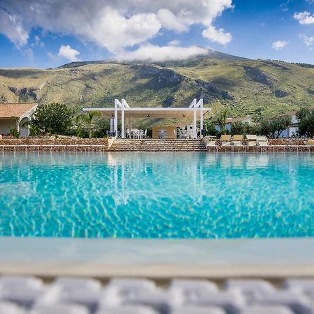 Borgo Aranci - Villa Tulipano カステッランマーレ・デル・ゴルフォ エクステリア 写真